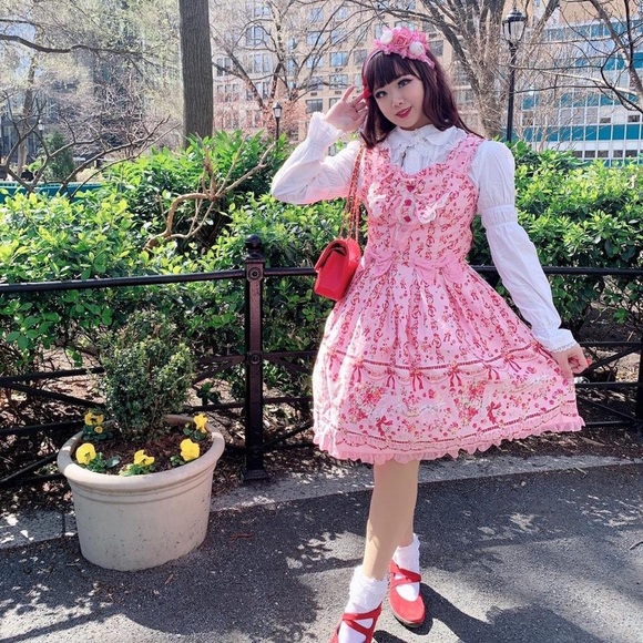 Meta Sweet Lolita pink jumperskirt - Picture 2 of 4